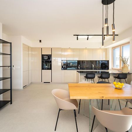 D-Apartment - With Garage And Balcony Zadar Bagian luar foto