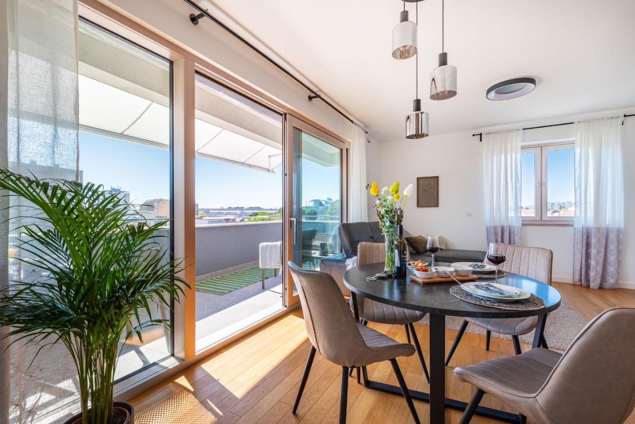 D-Apartment - With Garage And Balcony Zadar Bagian luar foto