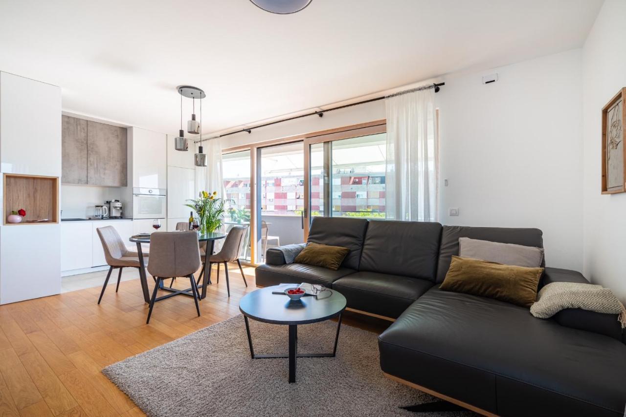 D-Apartment - With Garage And Balcony Zadar Bagian luar foto