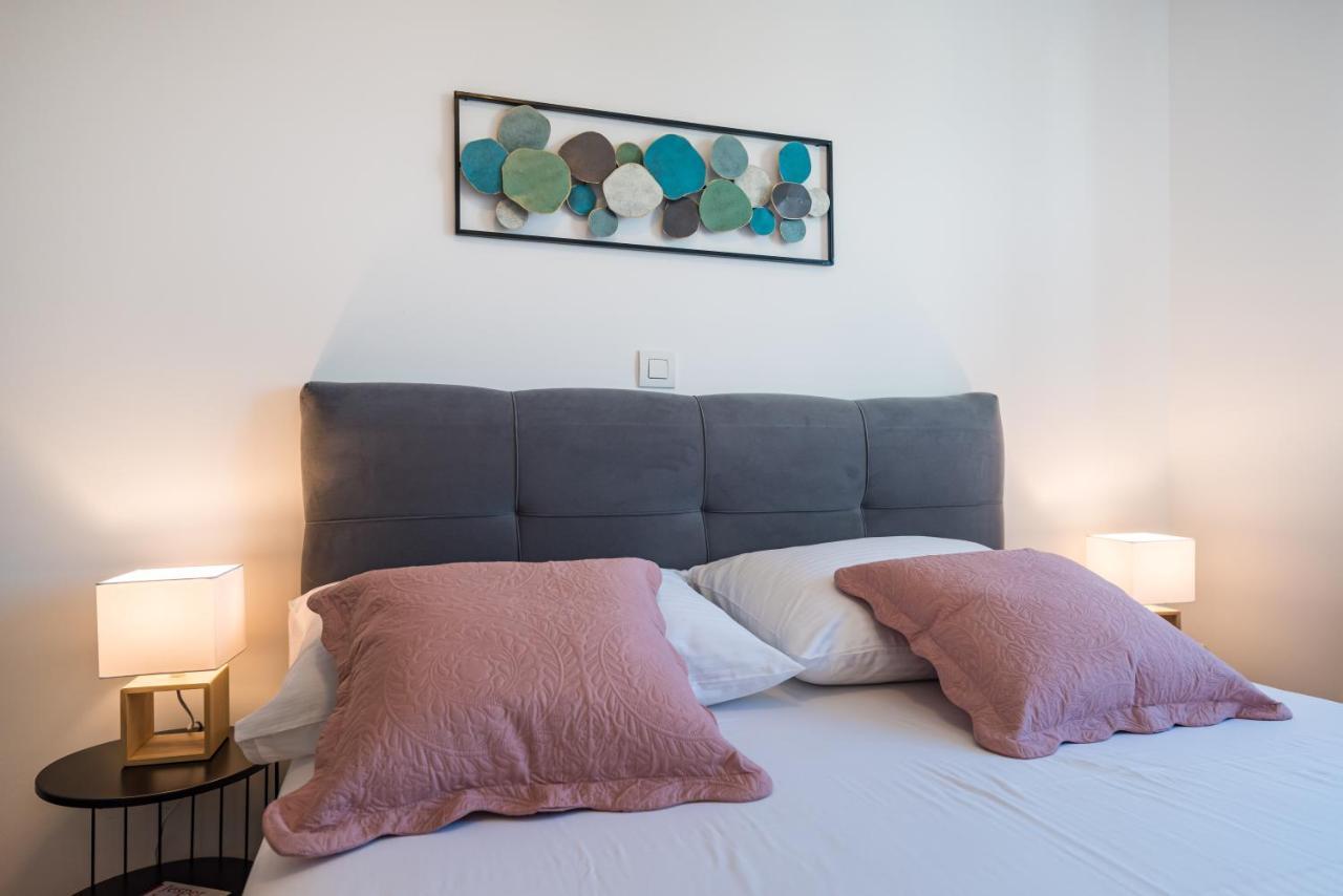 D-Apartment - With Garage And Balcony Zadar Bagian luar foto