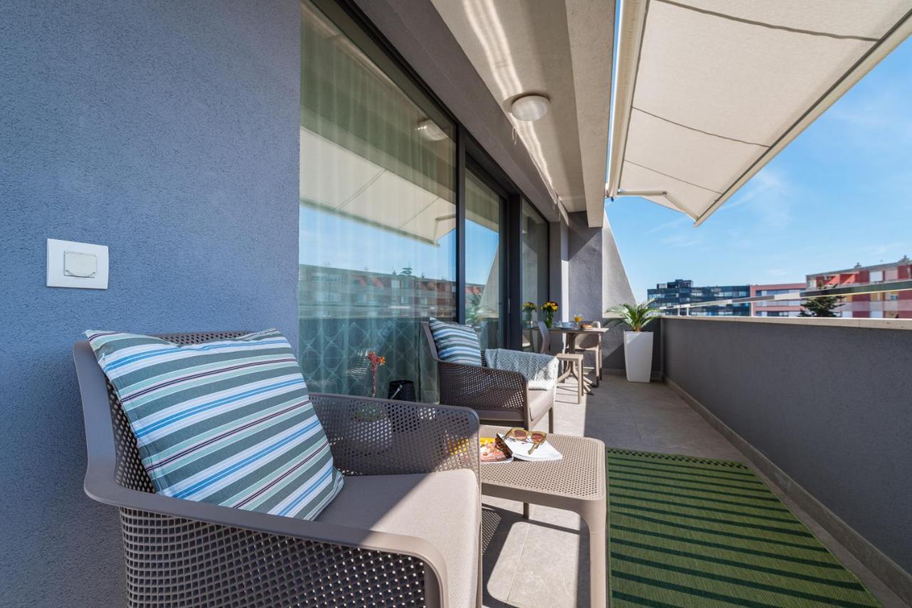 D-Apartment - With Garage And Balcony Zadar Bagian luar foto