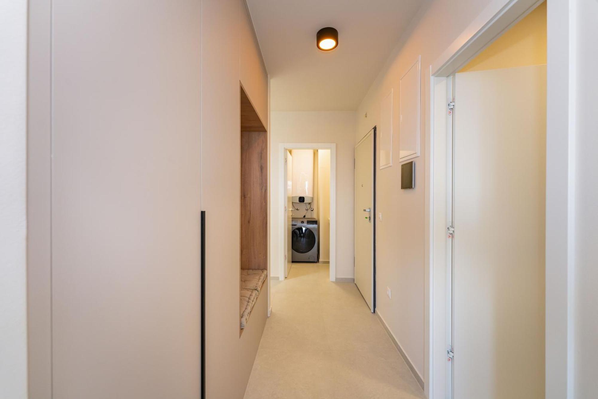 D-Apartment - With Garage And Balcony Zadar Bagian luar foto