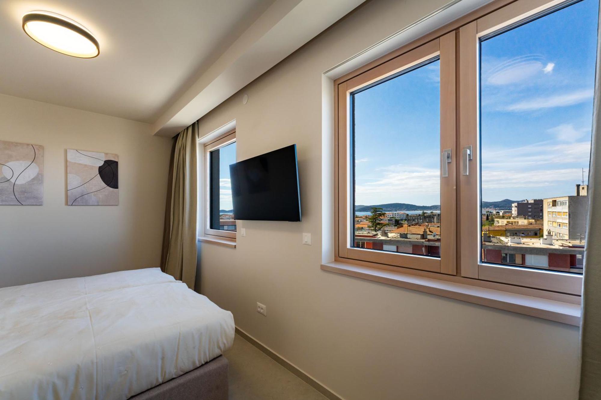 D-Apartment - With Garage And Balcony Zadar Bagian luar foto