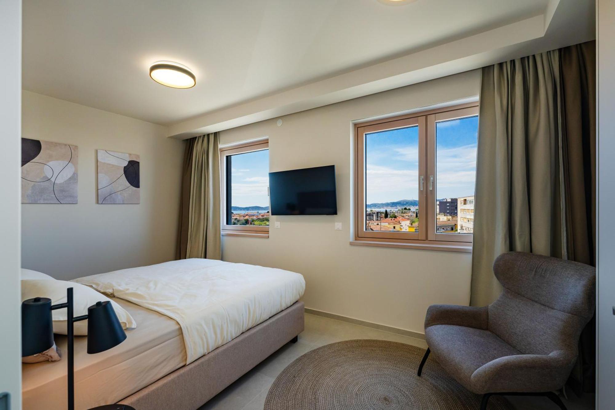 D-Apartment - With Garage And Balcony Zadar Bagian luar foto