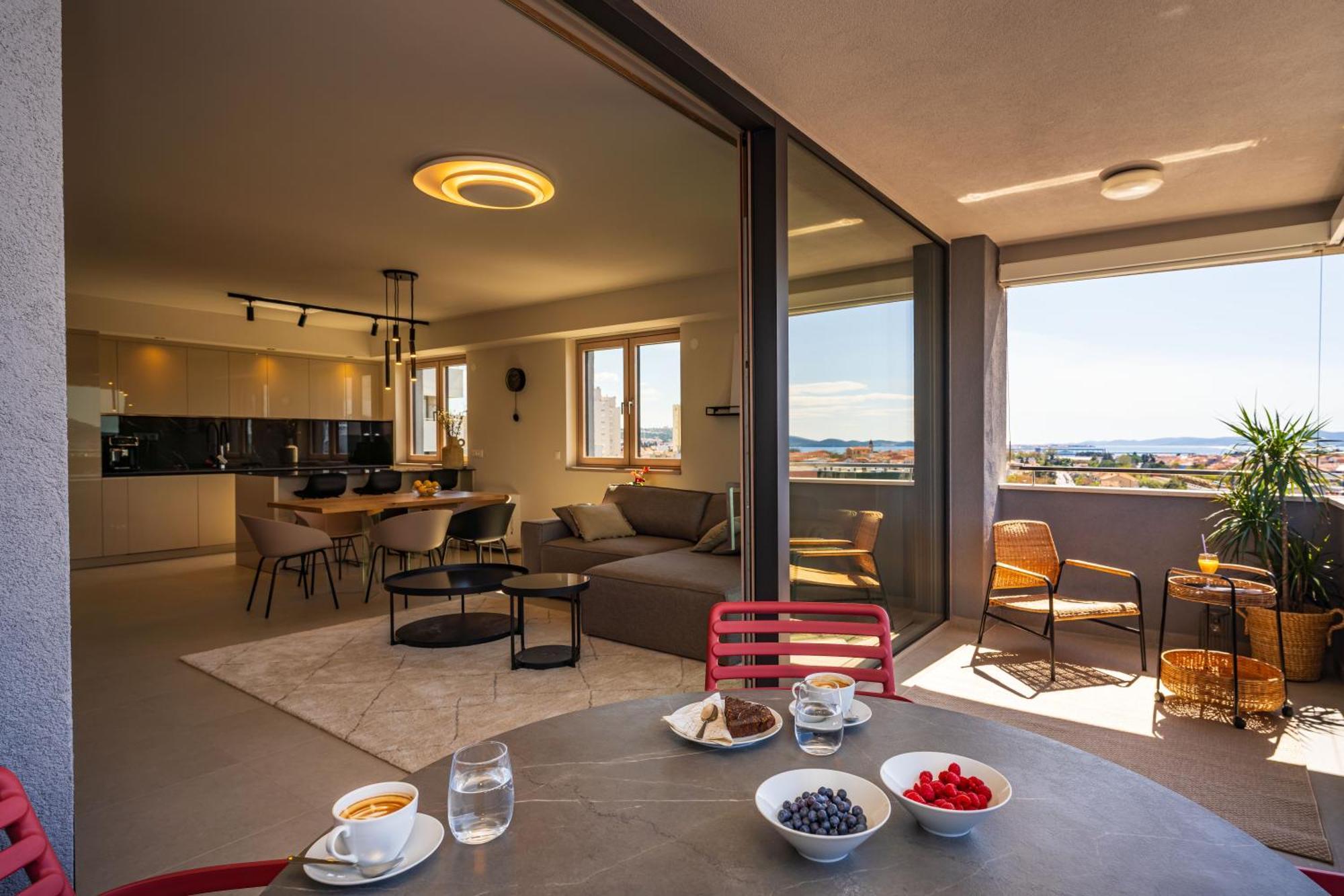 D-Apartment - With Garage And Balcony Zadar Bagian luar foto