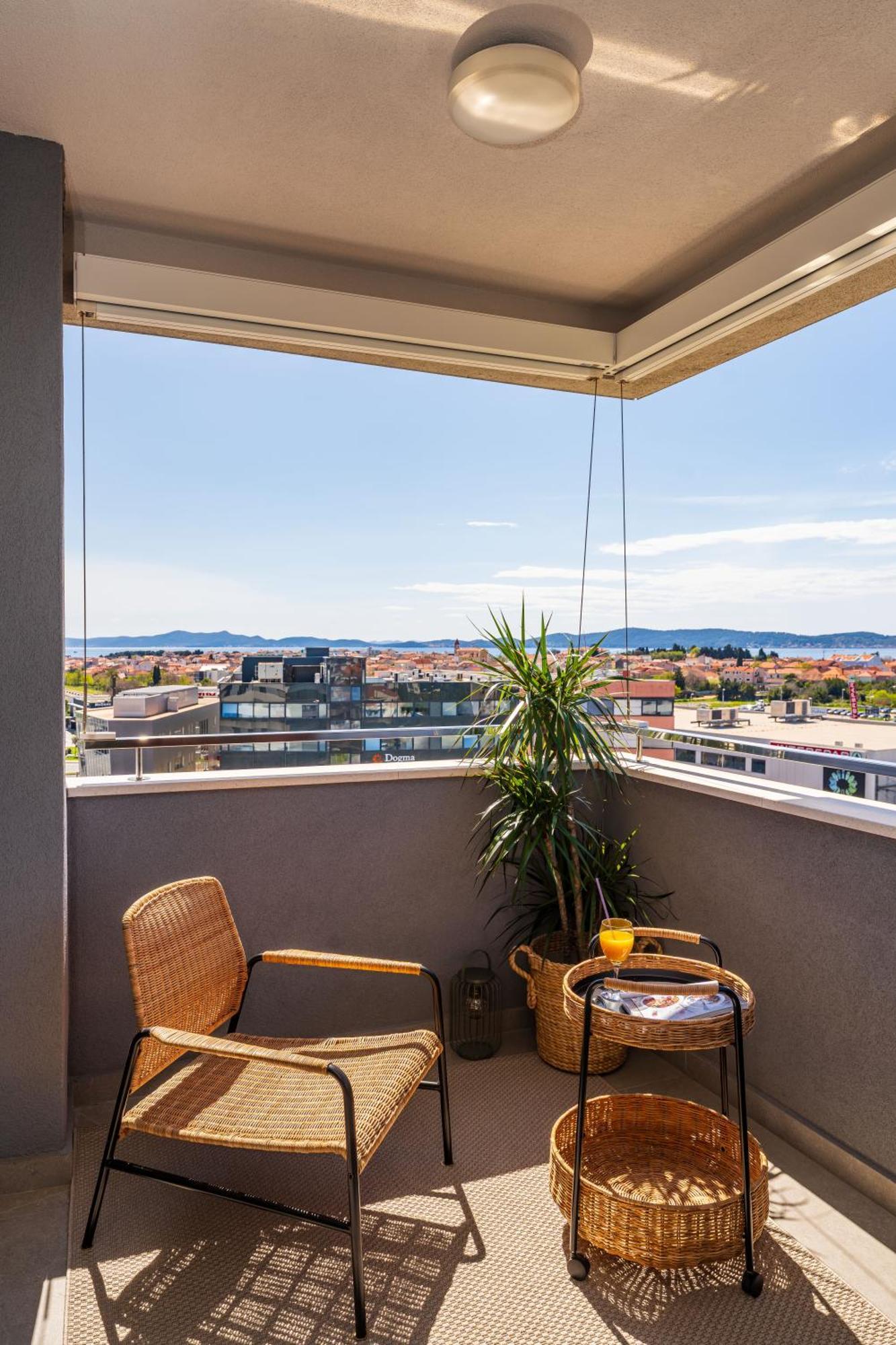D-Apartment - With Garage And Balcony Zadar Bagian luar foto