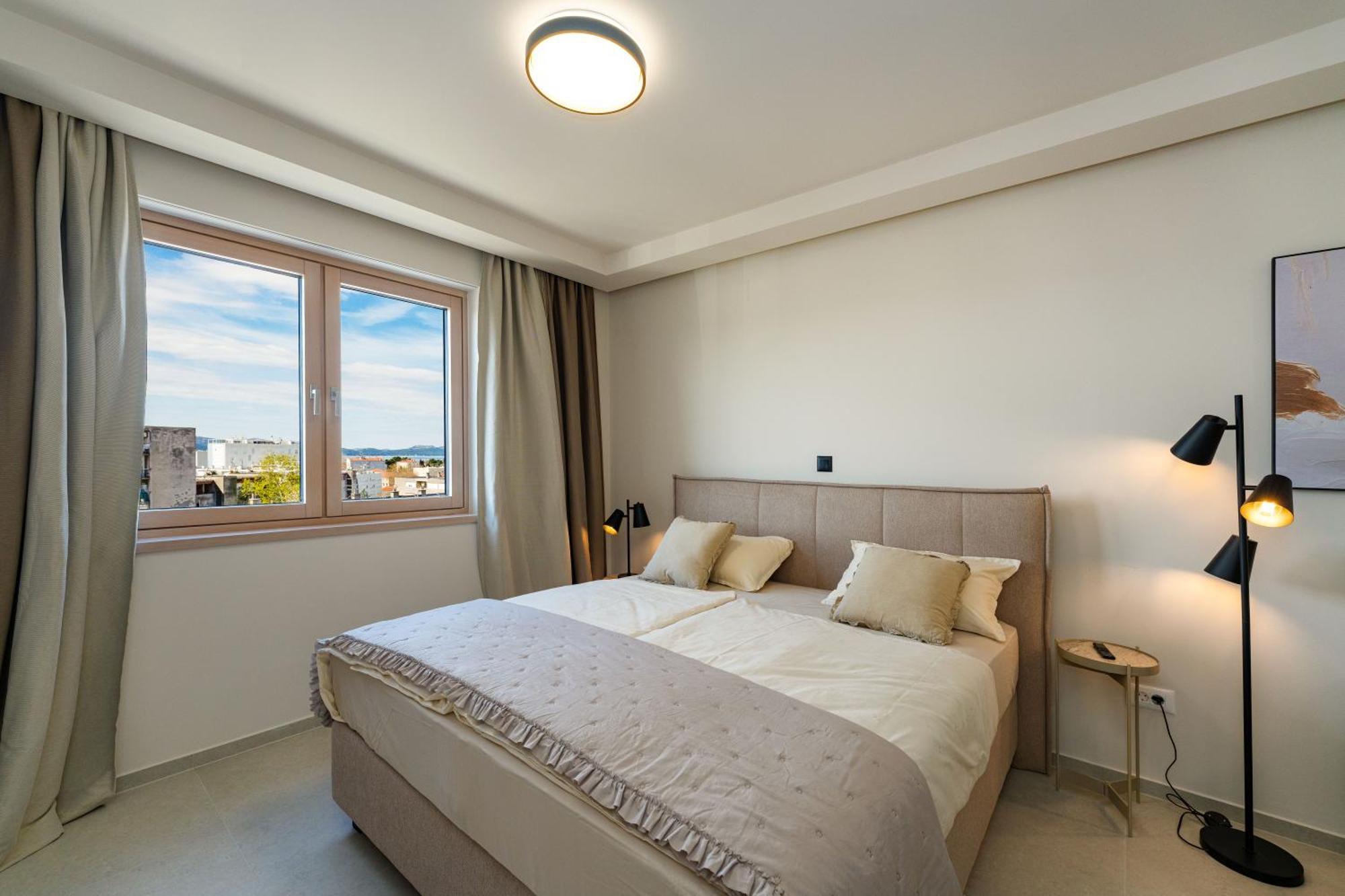 D-Apartment - With Garage And Balcony Zadar Bagian luar foto