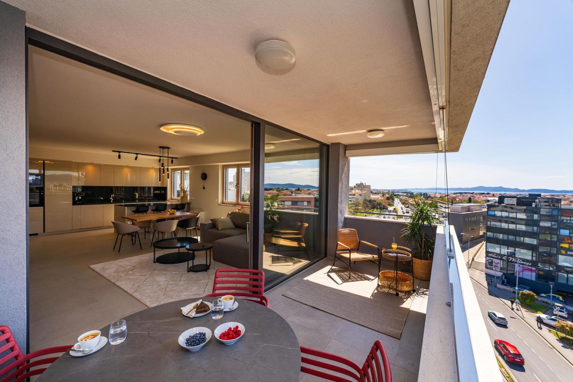 D-Apartment - With Garage And Balcony Zadar Bagian luar foto