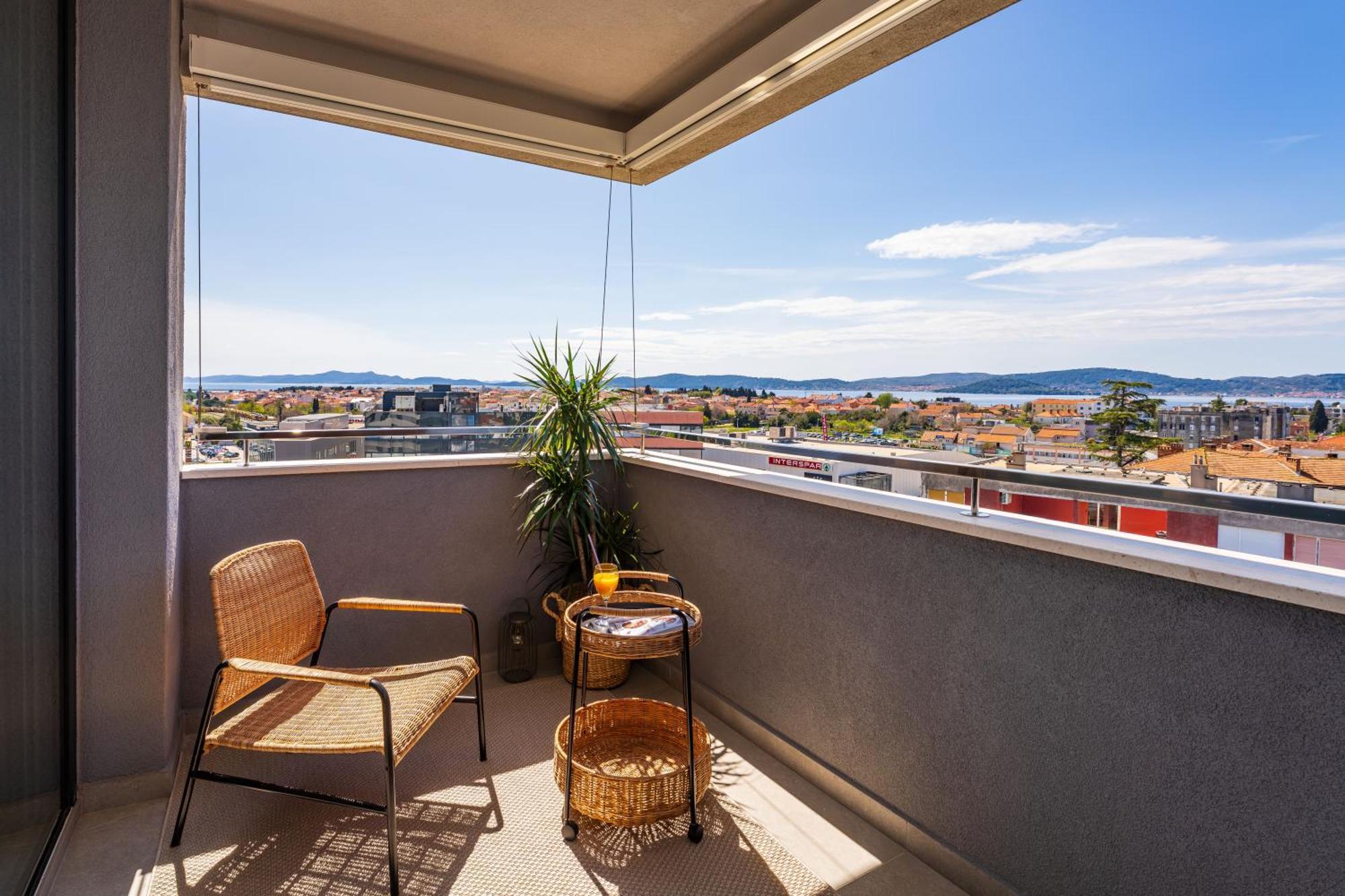 D-Apartment - With Garage And Balcony Zadar Bagian luar foto